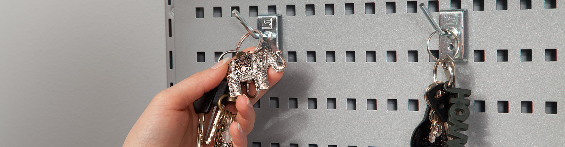 Sovella fipro perfo paneel met haken, kleur effect zilver